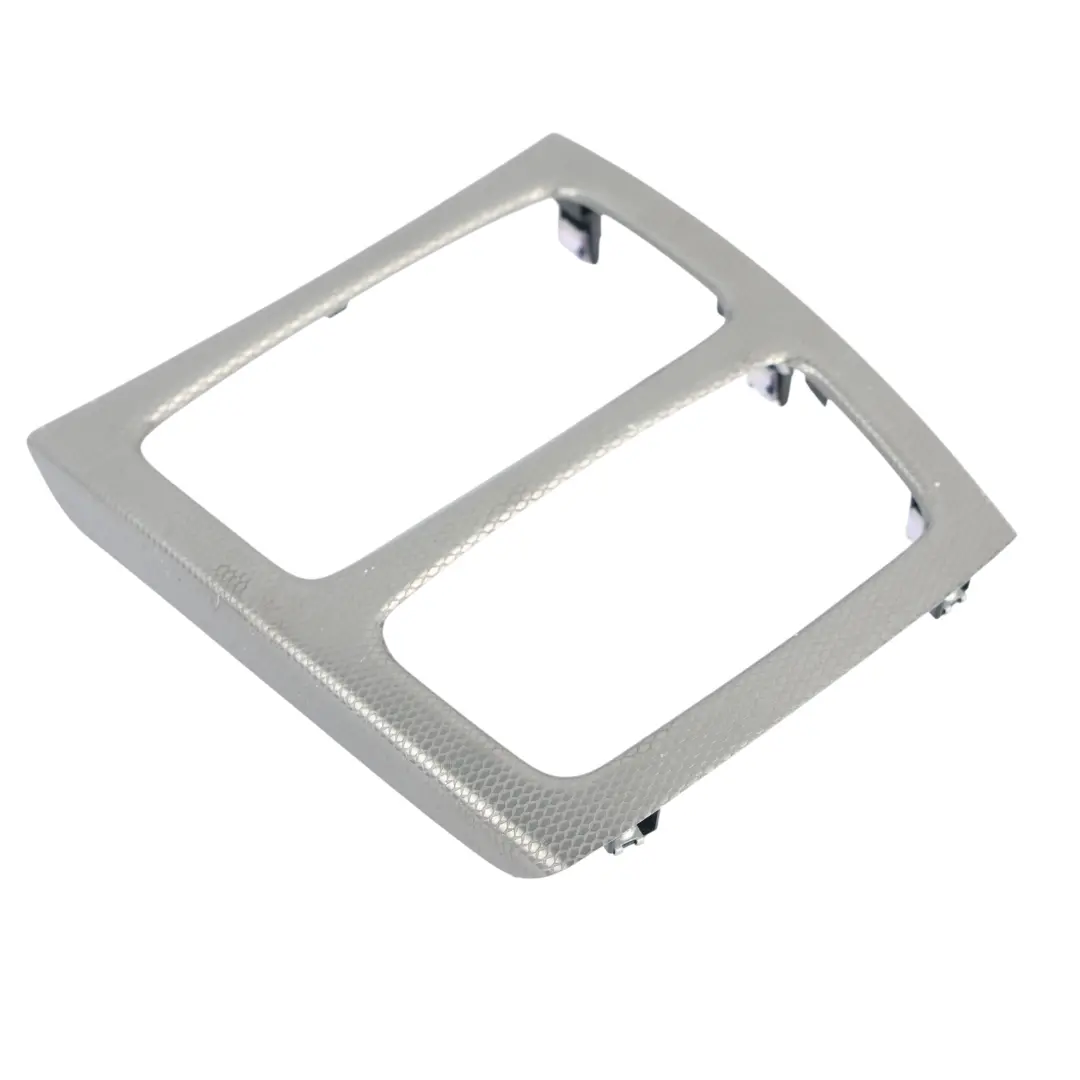 Panel Cubierta Consola Central Trasera Plata Glaciar para BMW E92 E93 con número de pieza 8049071 BMW E92 E93 Panel Cubierta Consola Central Trasera Plata Glaciar - SKU 8049071 - Número de pieza 8049071