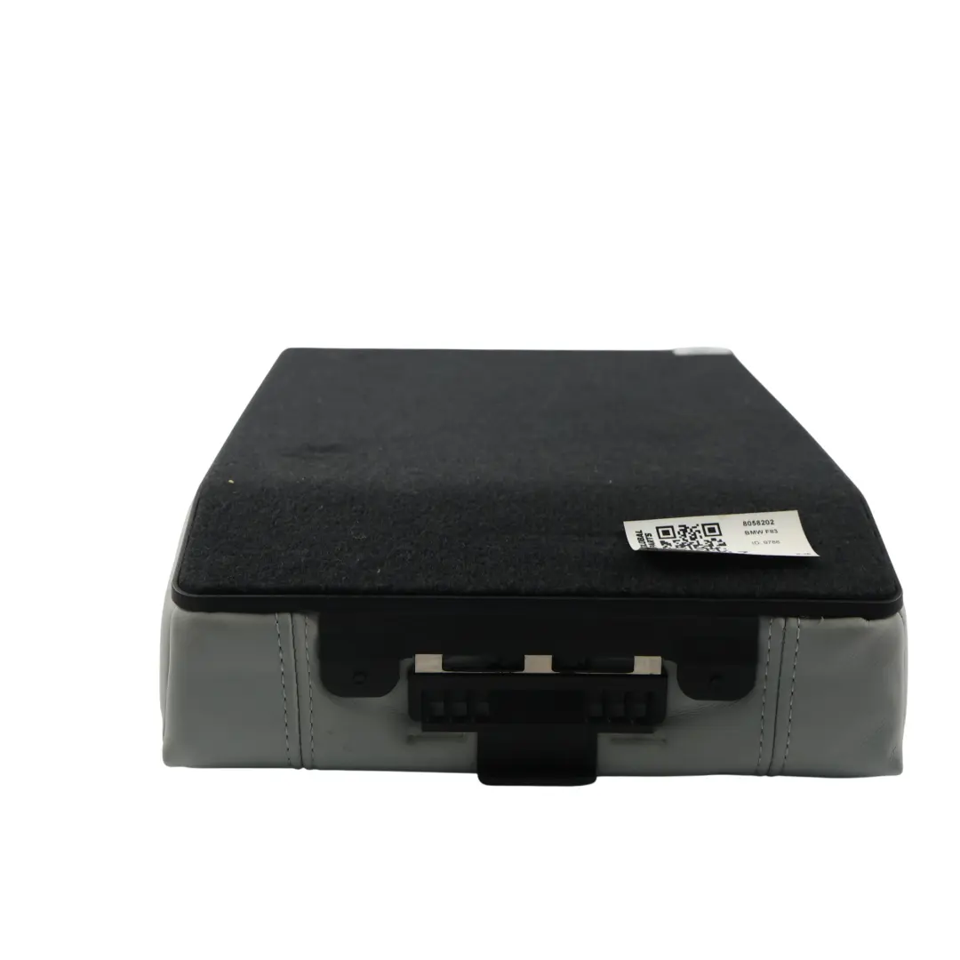 Housse Siège Arrière Insert Dossier Cuir Silverstone pour BMW M4 F83 à propos du numéro de pièce 8058202 BMW M4 F83 Housse Siège Arrière Insert Dossier Cuir Silverstone - SKU 8058202 - Numéro de pièce 8058202