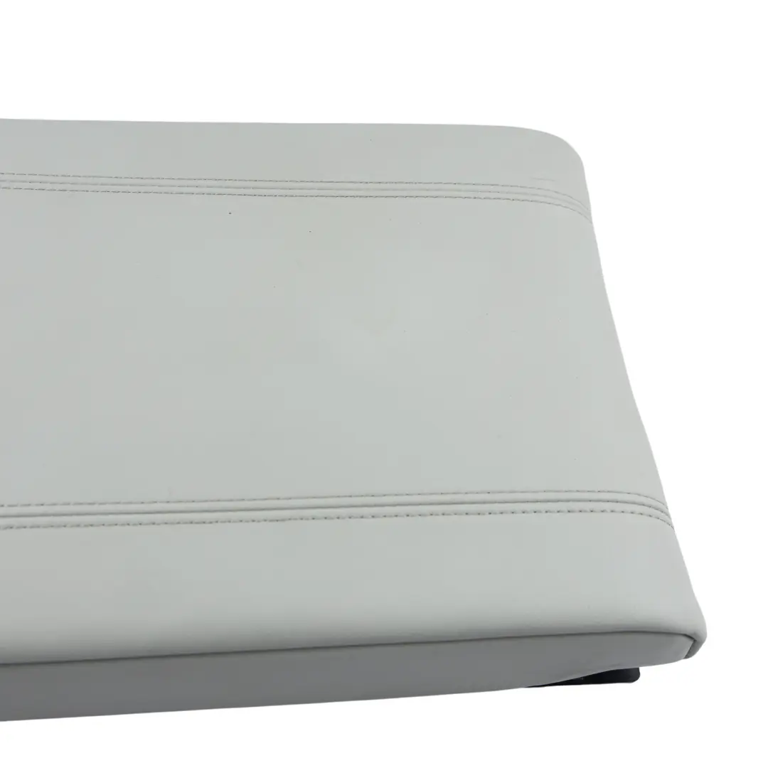 Funda Respaldo Asiento Trasero Cuero Silverstone para BMW M4 F83 con número de pieza 8058202 BMW M4 F83 Funda Respaldo Asiento Trasero Cuero Silverstone - SKU 8058202 - Número de pieza 8058202