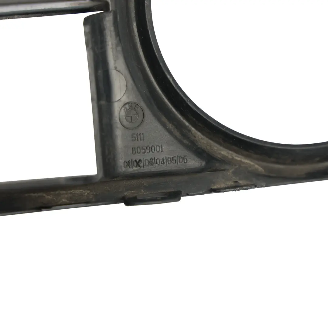 BMW F10 Parrilla Inferior Parachoques Delantera Izquierda Soporte - SKU 8059001 - Número de pieza 8059001