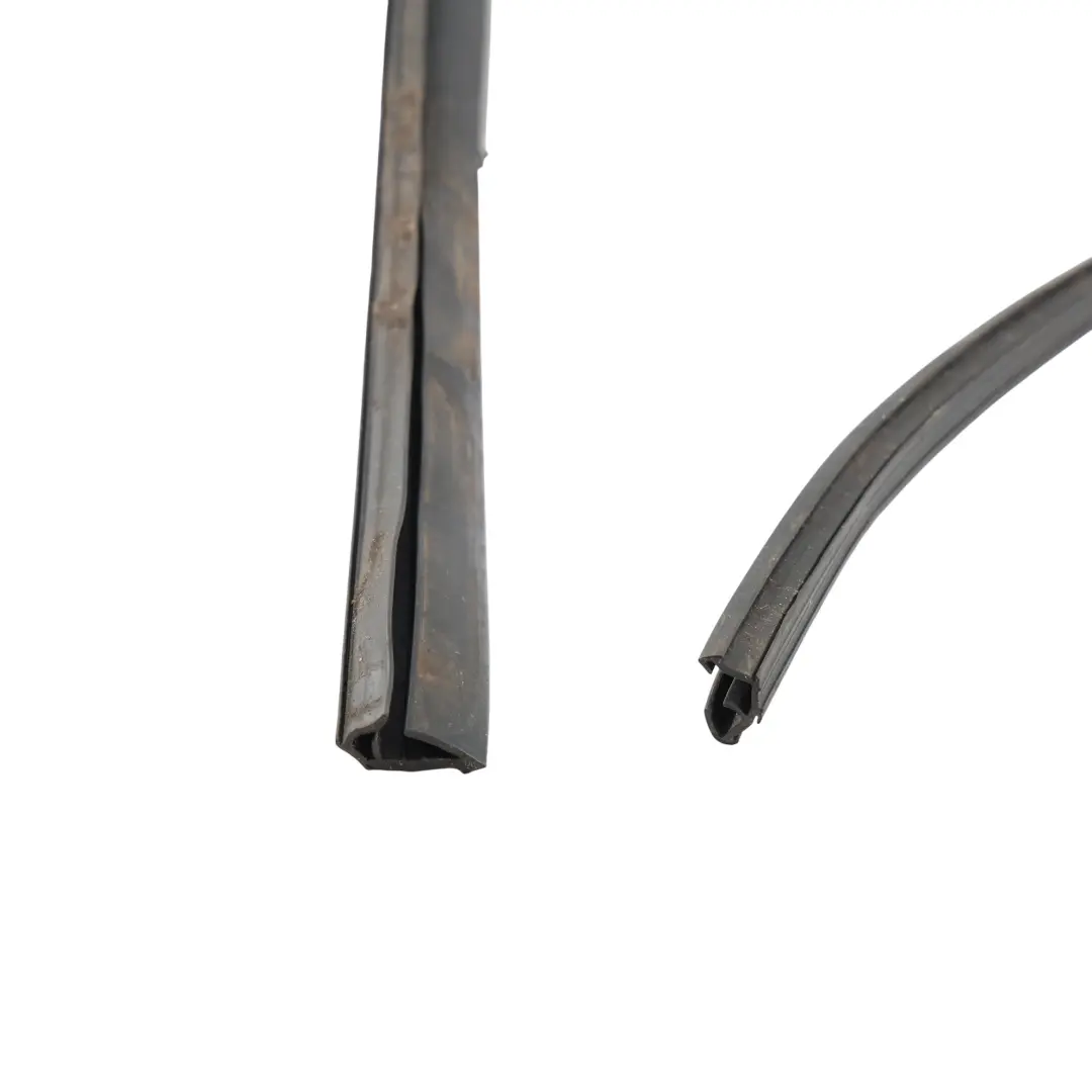 Joint Cadre Vitre Porte Arrière Gauche pour Audi Q2 GA à propos du numéro de pièce 81A839439A Audi Q2 GA Joint Cadre Vitre Porte Arrière Gauche - SKU 81A839439A - Numéro de pièce 81A839439A