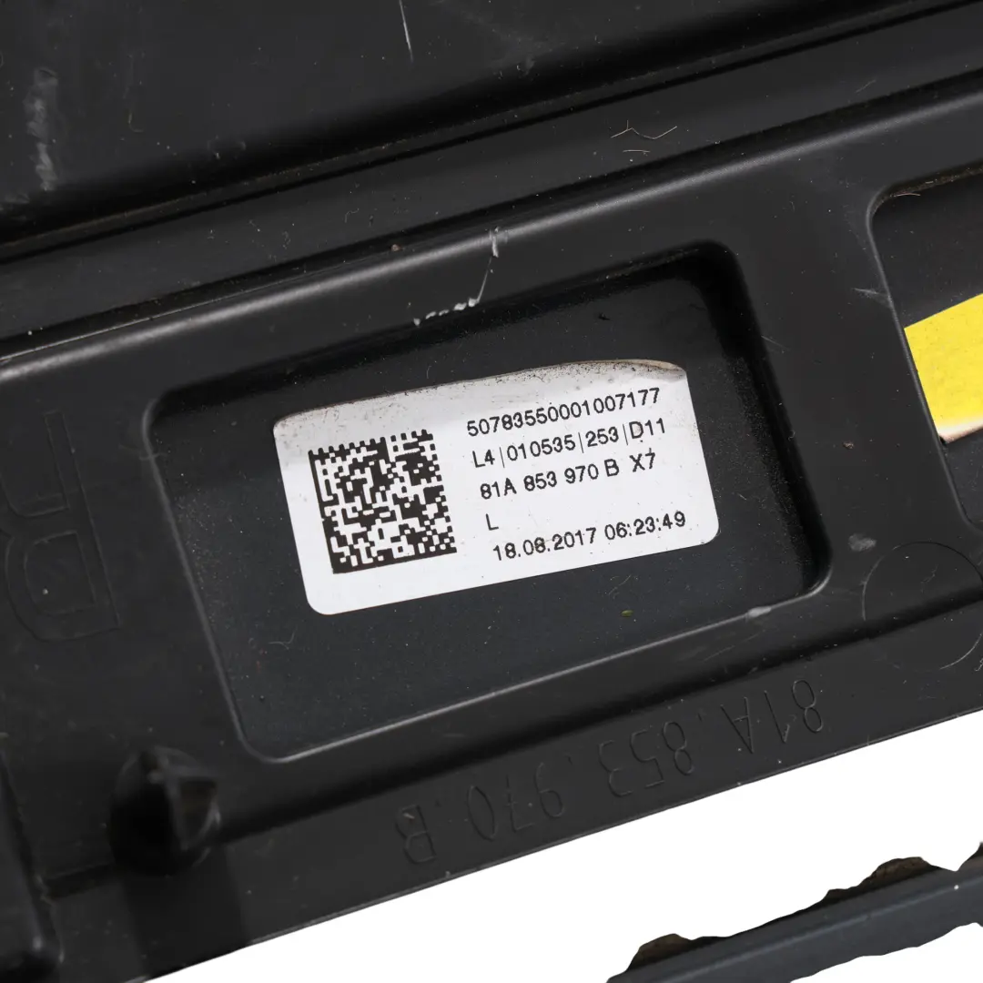 Pannello Porta Posteriore Destra Grigio Manhattan X7L per Audi Q2 GA con numero di parte 81A853970B Audi Q2 GA Pannello Porta Posteriore Destra Grigio Manhattan X7L - SKU 81A853970B-MAGR - Numero di parte 81A853970B
