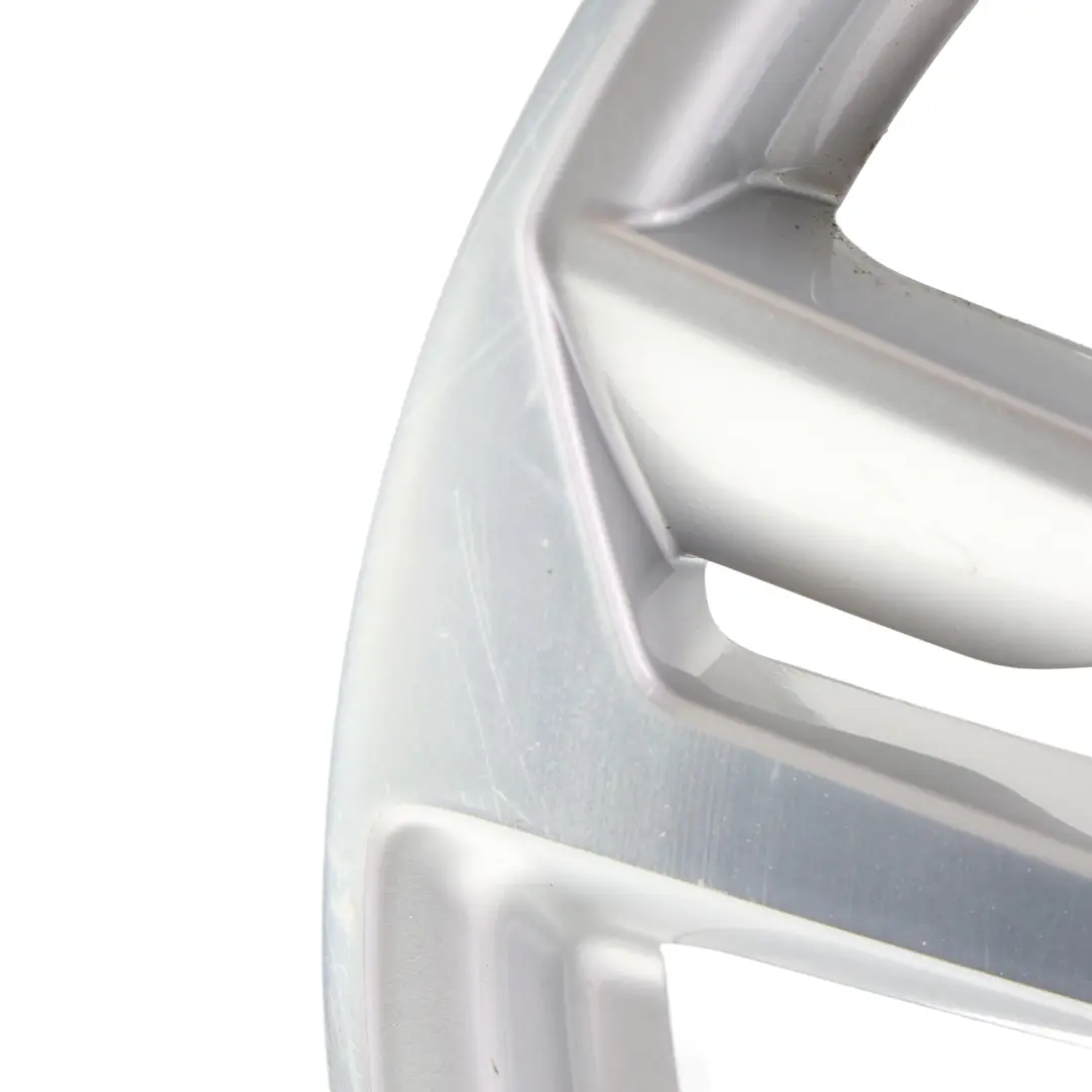 Felga Aluminiowa Srebrna 17" 7,5J ET:46 do Audi A1 GB o numerze 82A601025K Audi A1 GB Felga Aluminiowa Srebrna 17" 7,5J ET:46 - SKU 82A601025K-2 - Numer Części 82A601025K