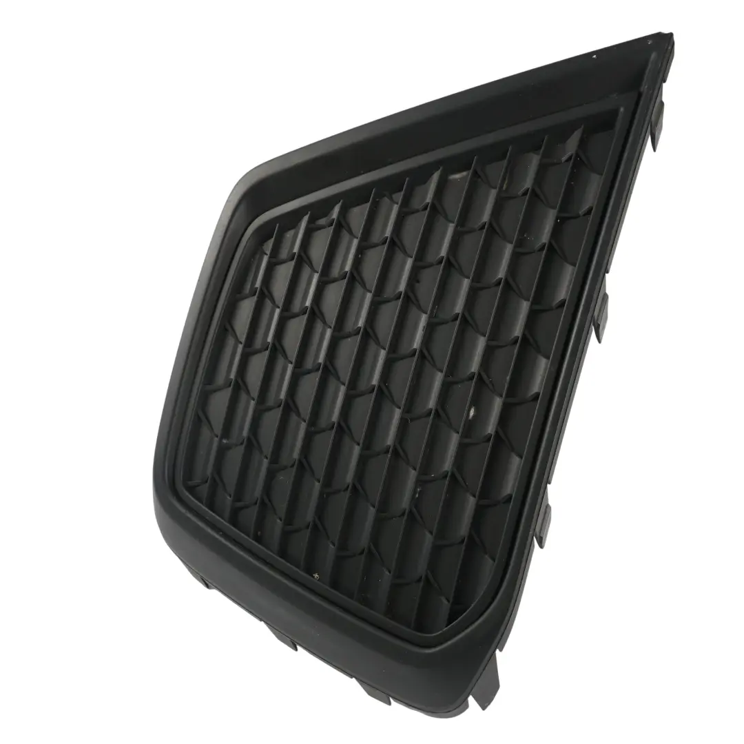 Grille Inférieure Pare-Chocs Avant Droite pour Audi A1 8X à propos du numéro de pièce 82A807682F Audi A1 8X Grille Inférieure Pare-Chocs Avant Droite - SKU 82A807682F - Numéro de pièce 82A807682F