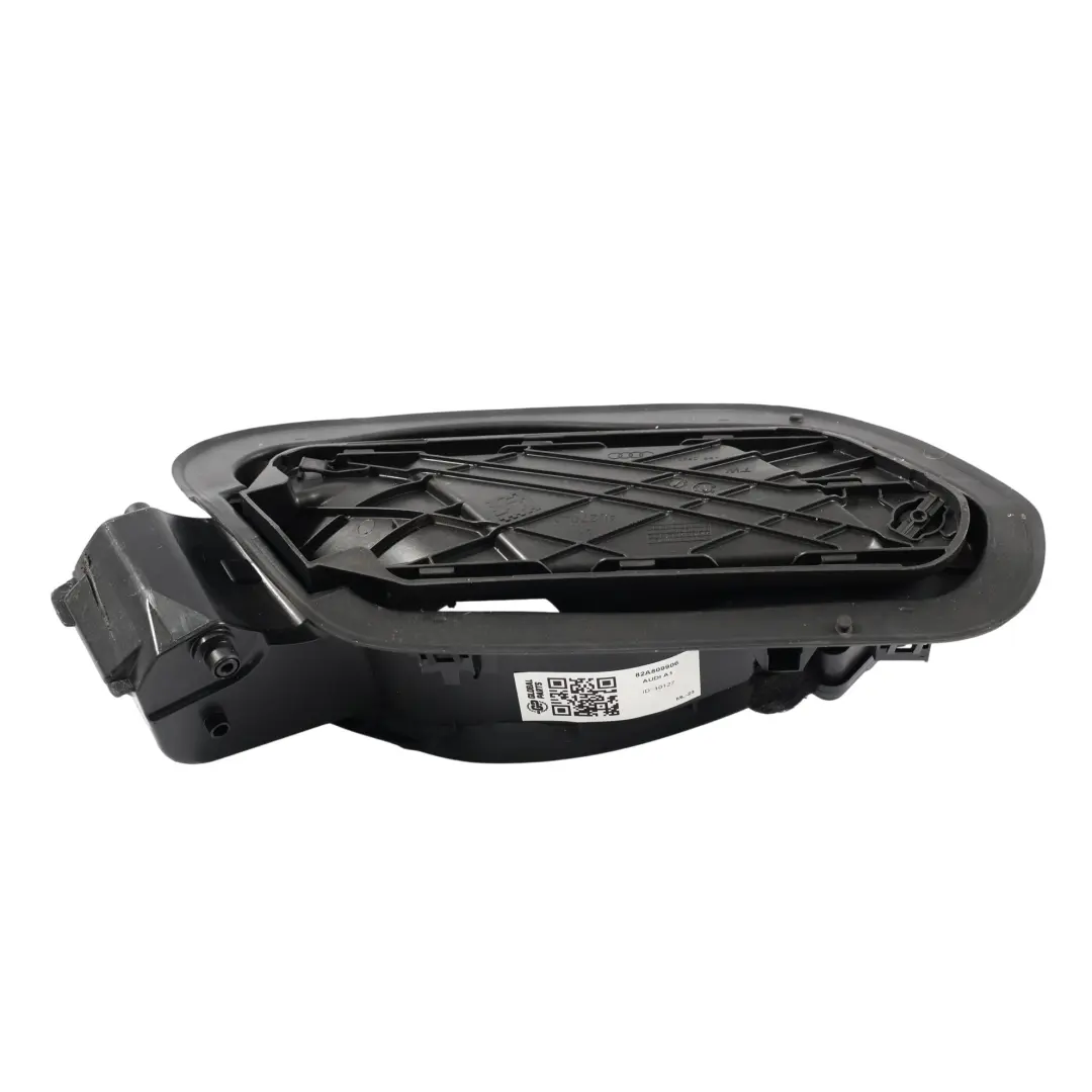 MK2 Carcasa Soporte Tapa Combustible para Audi A1 GB con número de pieza 82A809906 Audi A1 GB MK2 Carcasa Soporte Tapa Combustible - SKU 82A809906 - Número de pieza 82A809906