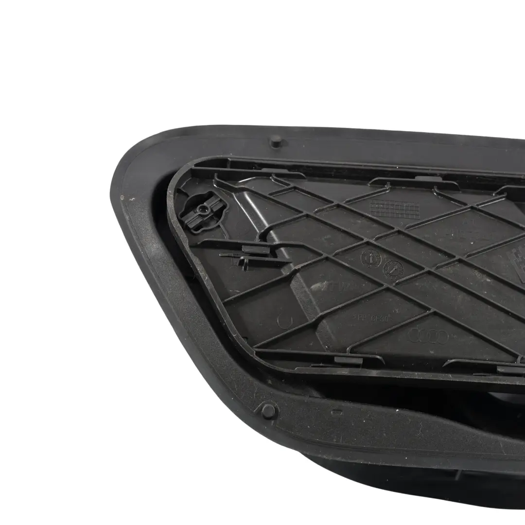 MK2 Carcasa Soporte Tapa Combustible para Audi A1 GB con número de pieza 82A809906 Audi A1 GB MK2 Carcasa Soporte Tapa Combustible - SKU 82A809906 - Número de pieza 82A809906