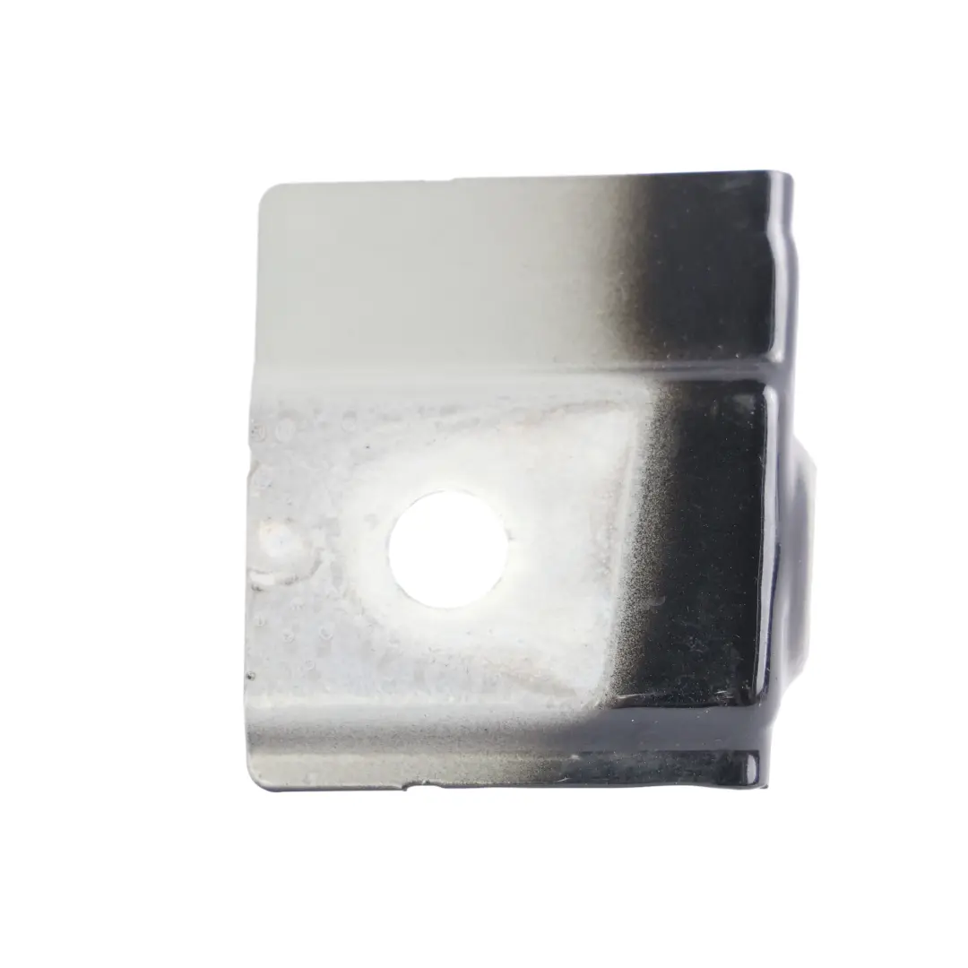 Wspornik Błotnika Przedni Lewy Czarny Mythical Y9T do Audi A1 GB o numerze 82A821327 Audi A1 GB Wspornik Błotnika Przedni Lewy Czarny Mythical Y9T - SKU 82A821327-MYB - Numer Części 82A821327