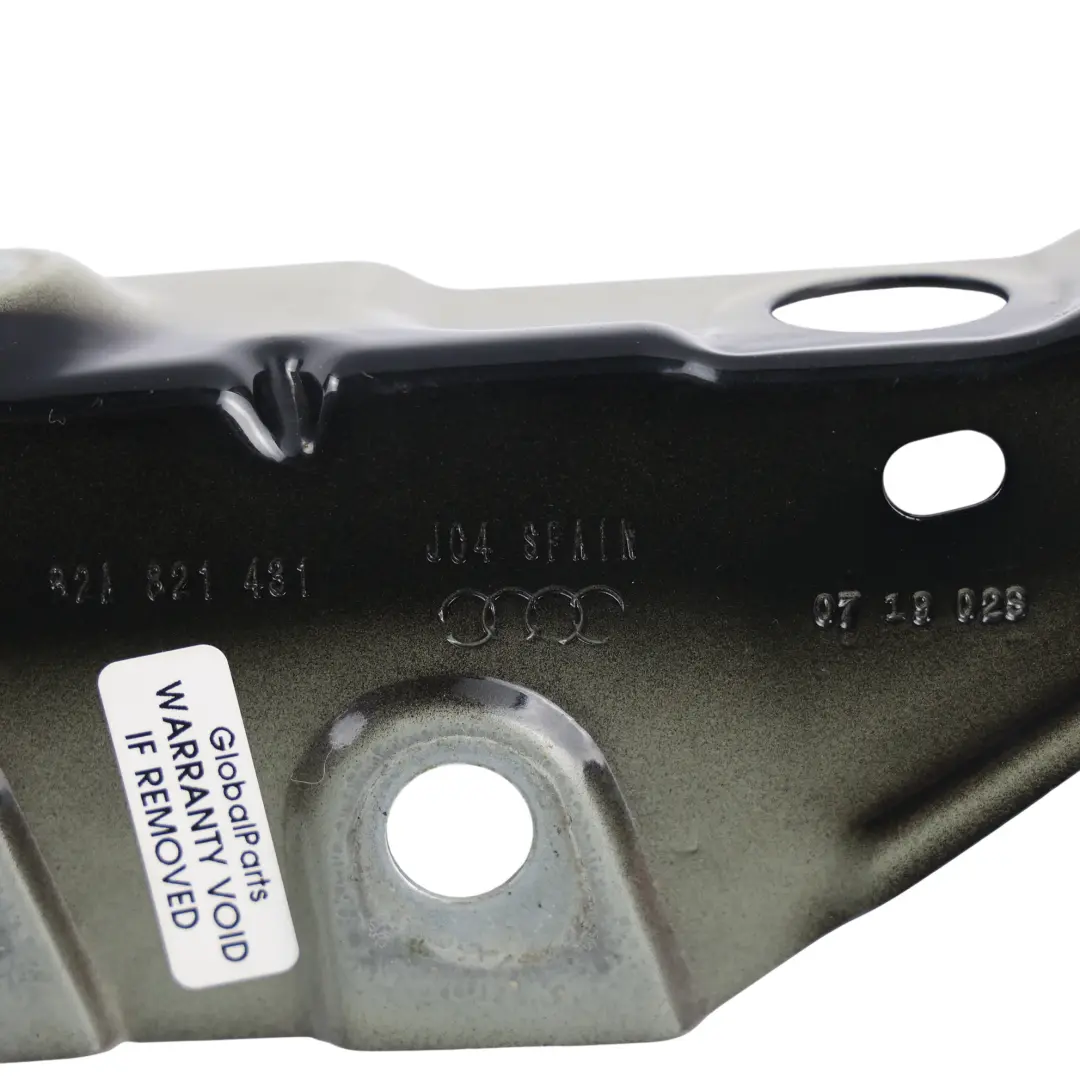 Audi A1 Support Fixation Aile Avant Gauche Noir Mythique Y9T - SKU 82A821431-MYB - Numéro de pièce 82A821431