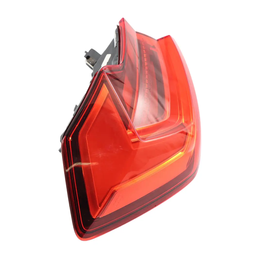 Mk2 Sportback Lampa Tylna Zewnętrzna Prawa 82A945092C do Audi A1 GB o numerze 82A945091C Audi A1 GB Mk2 Sportback Lampa Tylna Zewnętrzna Prawa 82A945092C - SKU 82A945091C - Numer Części 82A945091C