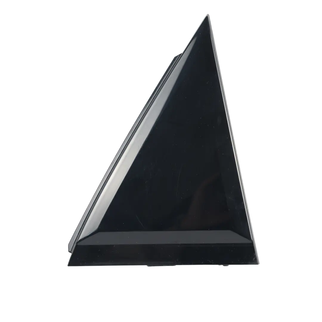 MK2 Sportback Modanatura Triangolo Porta Posteriore Destra per Audi A1 GB con numero di parte 82G839904A Audi A1 GB MK2 Sportback Modanatura Triangolo Porta Posteriore Destra - SKU 82G839904A - Numero di parte 82G839904A