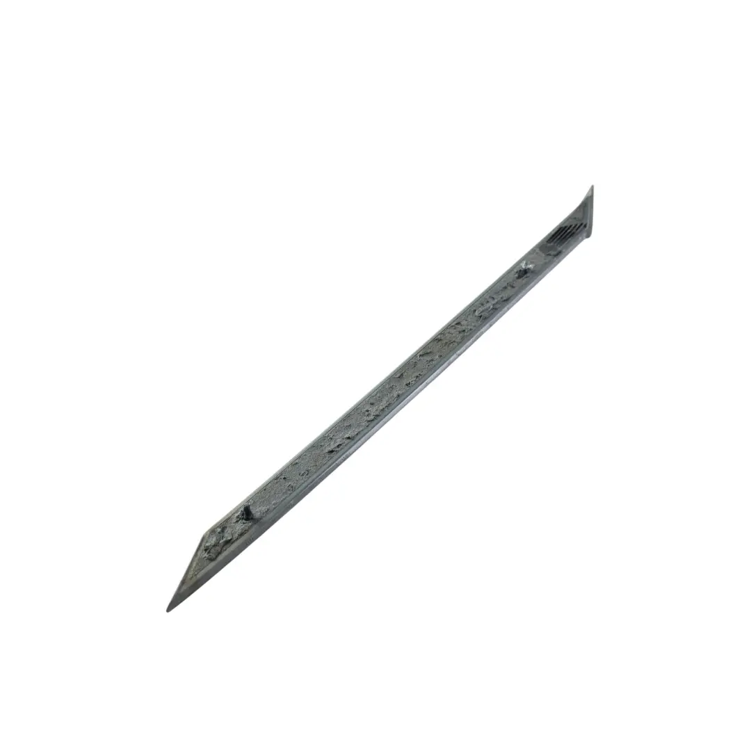 Listwa Słupka C Tylna Lewa Chronos Grey - X7G do Audi A1 GB o numerze 82G853377A Audi A1 GB Listwa Słupka C Tylna Lewa Chronos Grey - X7G - SKU 82G853377A-CHG - Numer Części 82G853377A