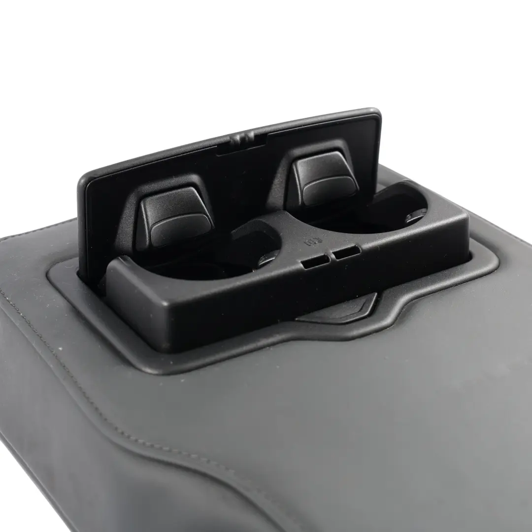 RSQ3 F3 Reposabrazos Asiento Trasero Portavasos Cuero Negro para Audi con número de pieza 83A885081K Audi RSQ3 F3 Reposabrazos Asiento Trasero Portavasos Cuero Negro - SKU 83A885081K - Número de pieza 83A885081K