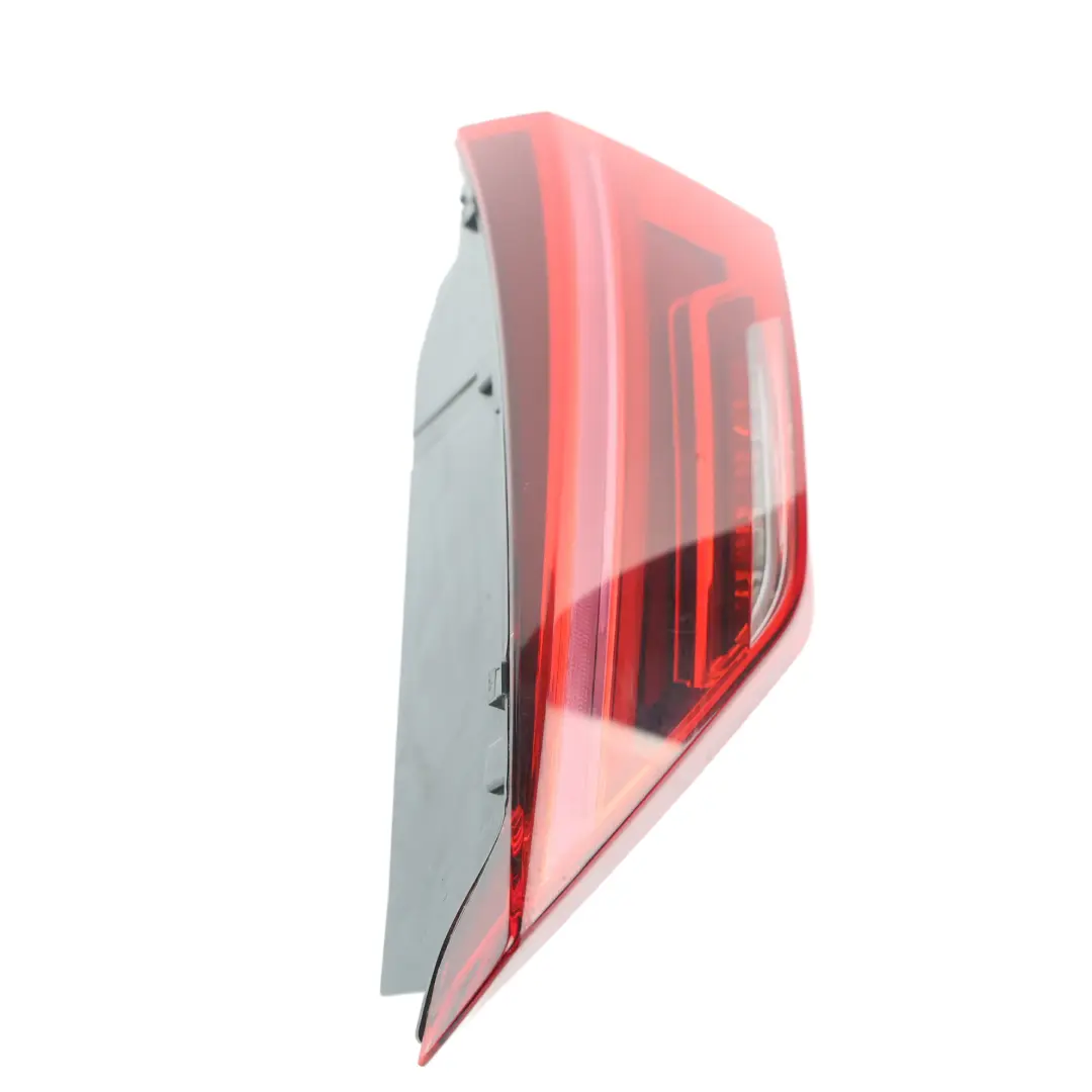RSQ3 F3 Luz Piloto Trasero LED Interior Derecho para Audi Q3 con número de pieza 83A945094D Audi Q3 RSQ3 F3 Luz Piloto Trasero LED Interior Derecho - SKU 83A945094D - Número de pieza 83A945094D