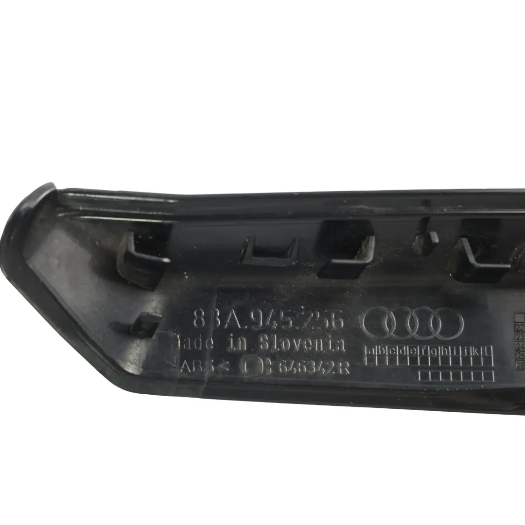 Audi Q3 RSQ3 F3 Heckleuchte Lampe Innenabdeckung Blende Rechts - SKU 83A945256 - Teilenummer 83A945256