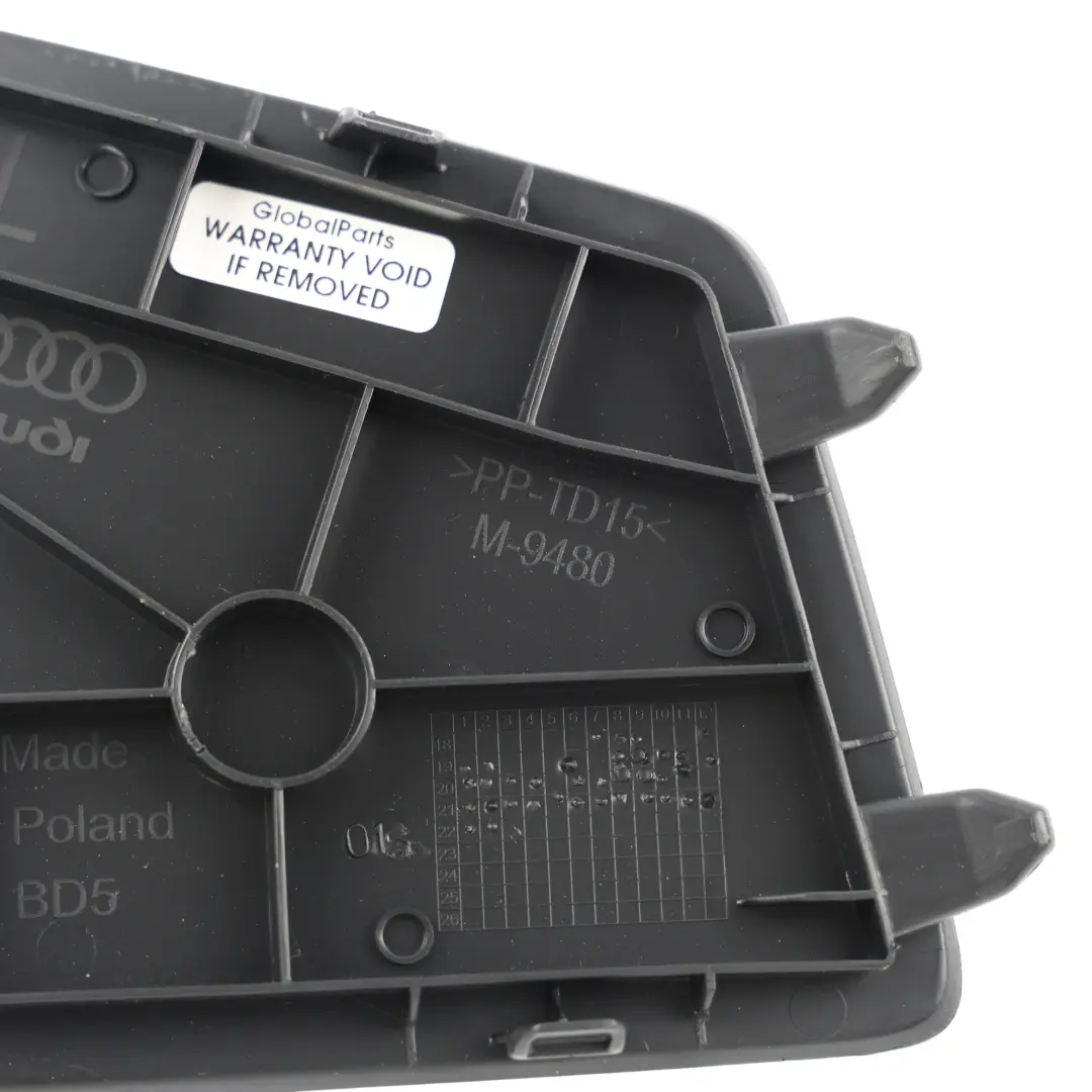 Audi Q3 F3 Osłona Bagażnika Zaślepka Lampy Tylnej Lewa - SKU 83F867657 - Numer Części 83F867657