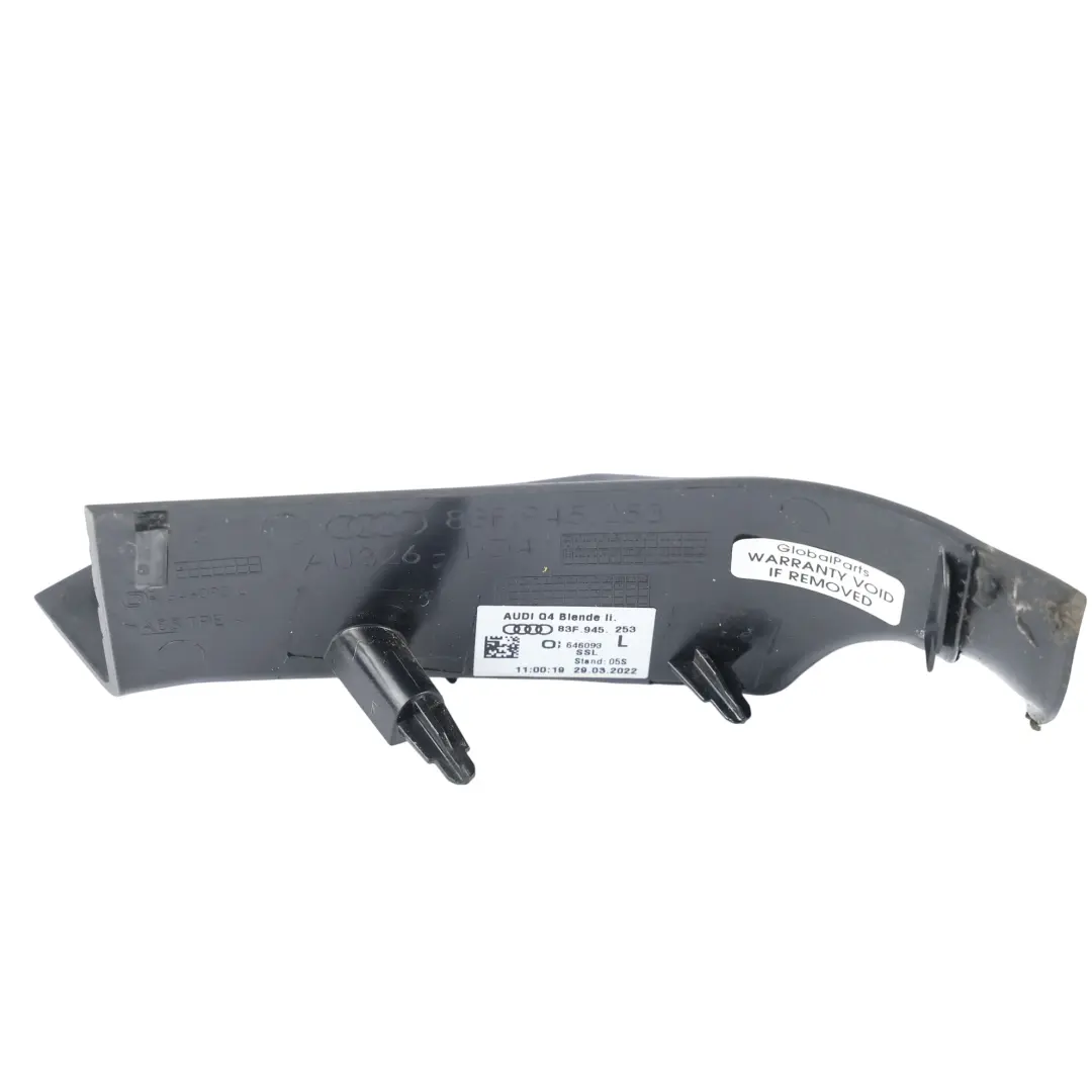 Audi Q3 RSQ3 F3 Embellecedor Luz Trasera Panel Izquierdo - SKU 83F945253 - Número de pieza 83F945253