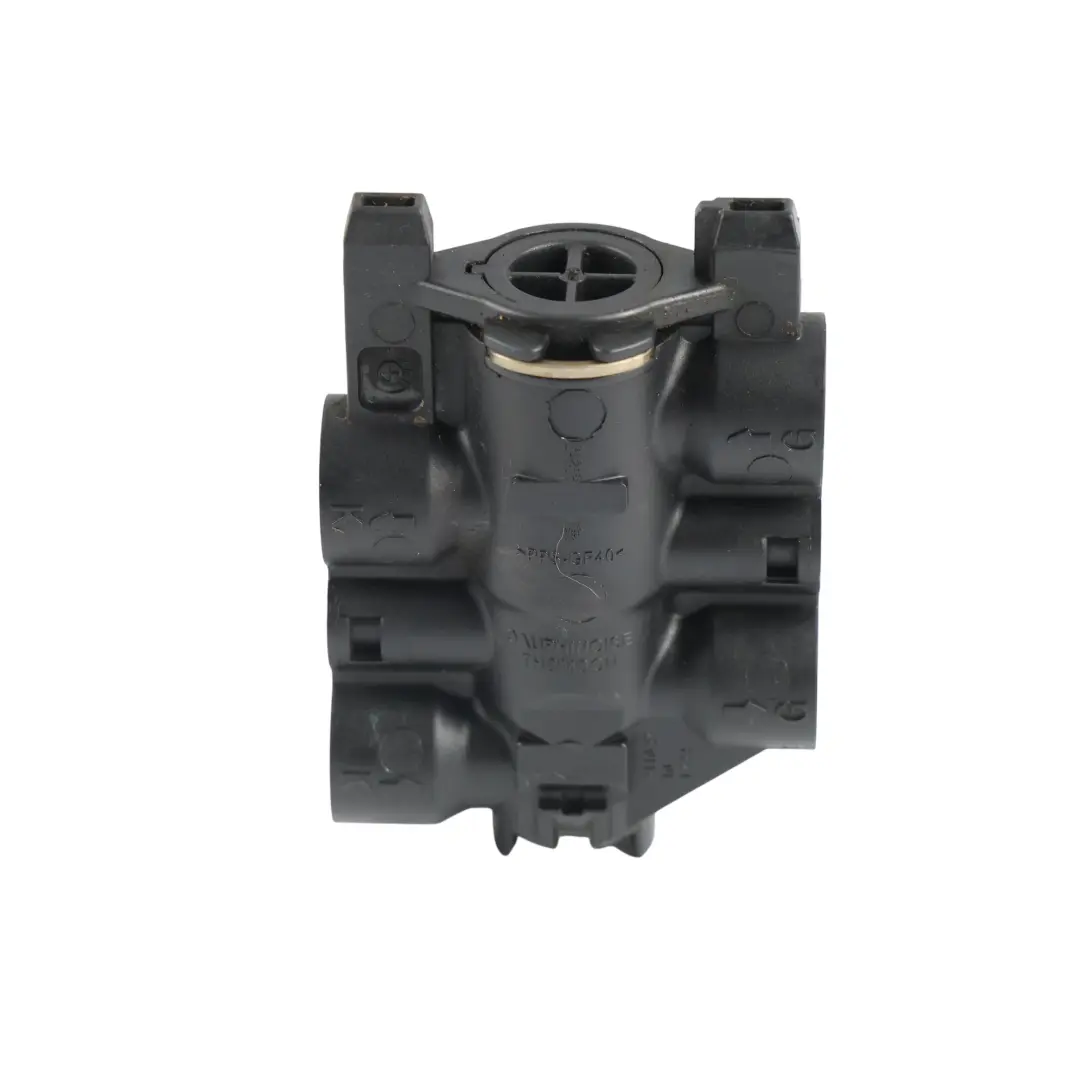 BMW F45 F46 G30 Mini F60 Thermostat Gearbox Oil Cooler Hose Connector 9488754 - SKU 8481575-2 - Part number 8481575