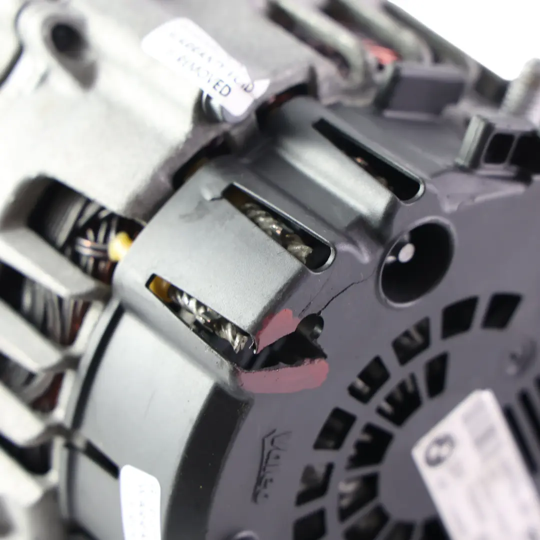 N47N Generatore Alternatore Diesel Motore 220A Valeo 8507625 per BMW F07 F10 F11 con numero di parte 8579420 BMW F07 F10 F11 N47N Generatore Alternatore Diesel Motore 220A Valeo 8507625 - SKU 8579420-1 - Numero di parte 8579420
