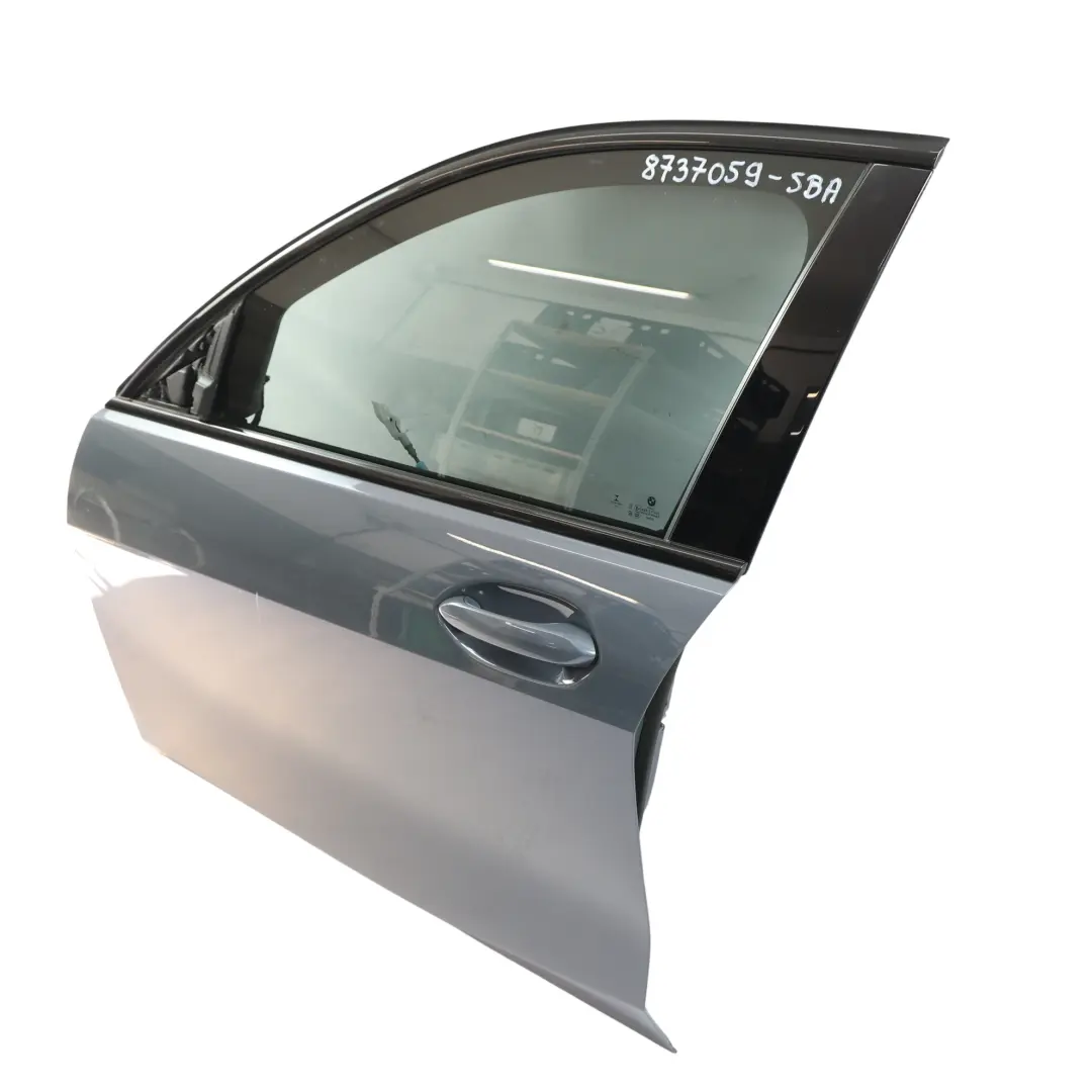 Puerta Delantera Izquierda Storm Bay Metallic C3N para BMW F40 con número de pieza 8737059 BMW F40 Puerta Delantera Izquierda Storm Bay Metallic C3N - SKU 8737059-SBA - Número de pieza 8737059