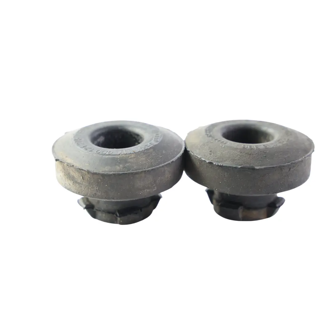 Boccola Supporto Radiatore Motore Set x2 per Audi A4 B8 A6 C6 con numero di parte 8D0121275 Audi A4 B8 A6 C6 Boccola Supporto Radiatore Motore Set x2 - SKU 8D0121275 - Numero di parte 8D0121275