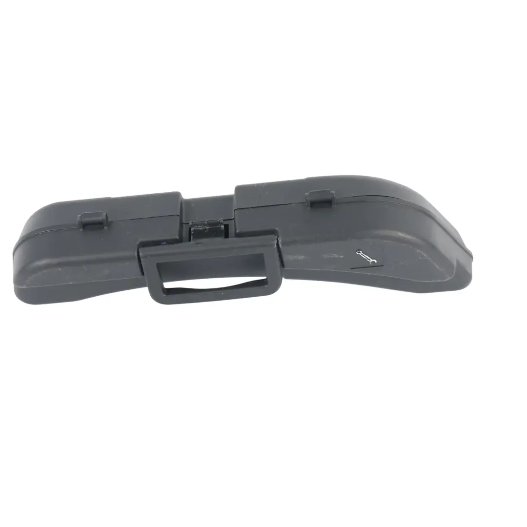 Reserverad Radmutter Werkzeug Kit Halter Abdeckung Box für Audi A4 B7 mit Teilenummer 8E0012111A Audi A4 B7 Reserverad Radmutter Werkzeug Kit Halter Abdeckung Box - SKU 8E0012111A-2 - Teilenummer 8E0012111A