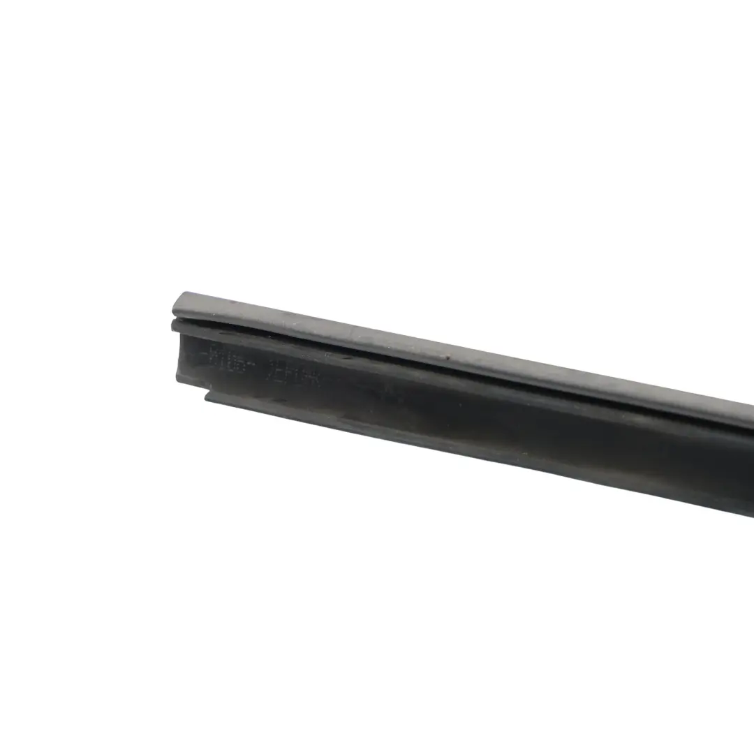 Audi A4 S4 RS4 B7 Junta Goma Radiador Refrigerante Superior - SKU 8E0121331 - Número de pieza 8E0121331