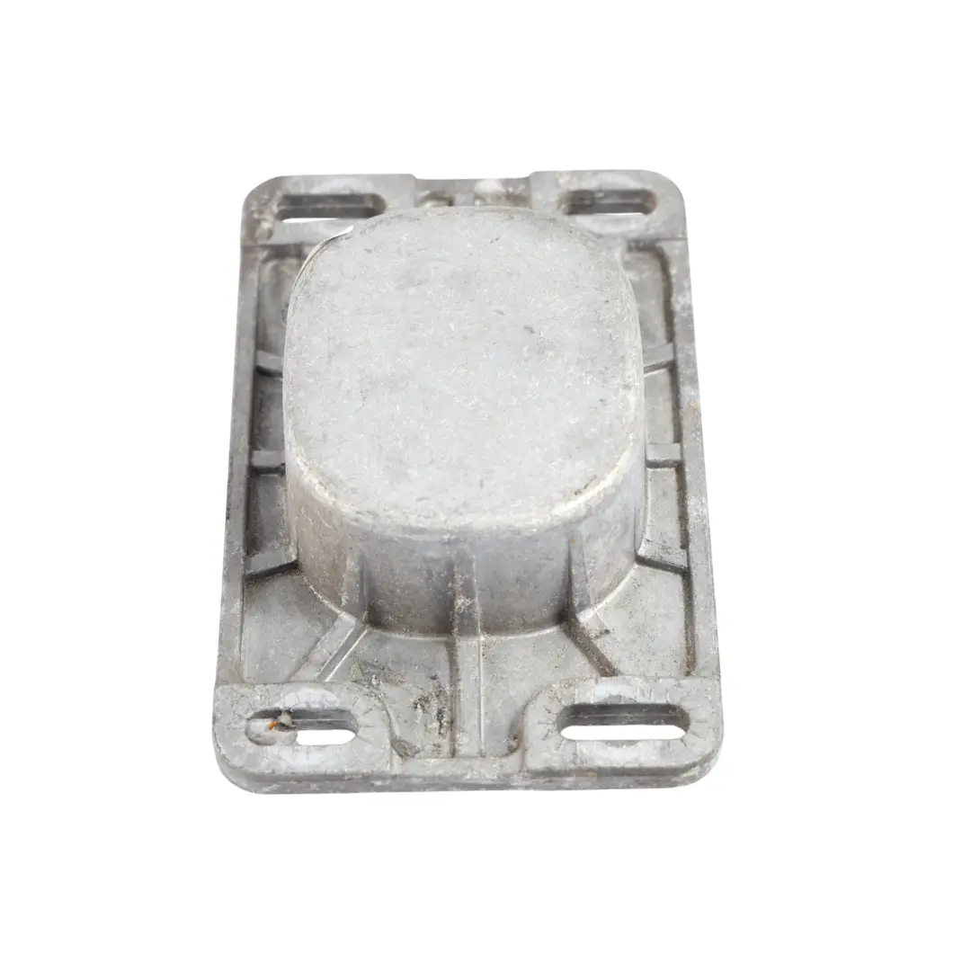 Audi A4 B6 B7 Support Fixation Radiateur Moteur - SKU 8E0199335K - Numéro de pièce 8E0199335K