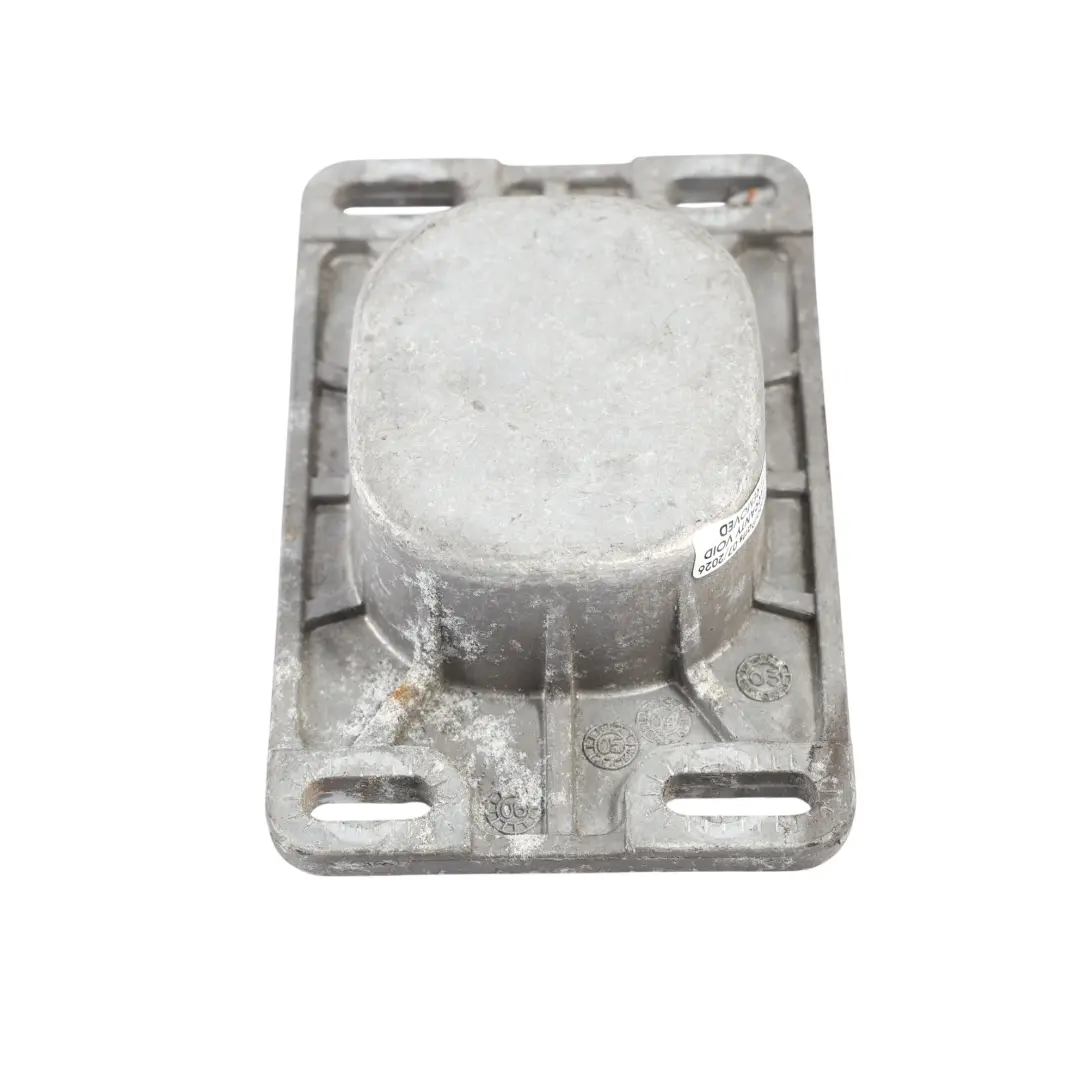 Audi A4 B6 B7 Wspornik Mocowania Chłodnicy Silnika - SKU 8E0199335K - Numer Części 8E0199335K