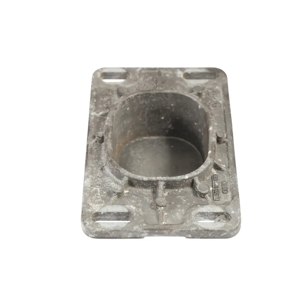Audi A4 B6 B7 Supporto Staffa Radiatore Motore - SKU 8E0199335K - Numero di parte 8E0199335K