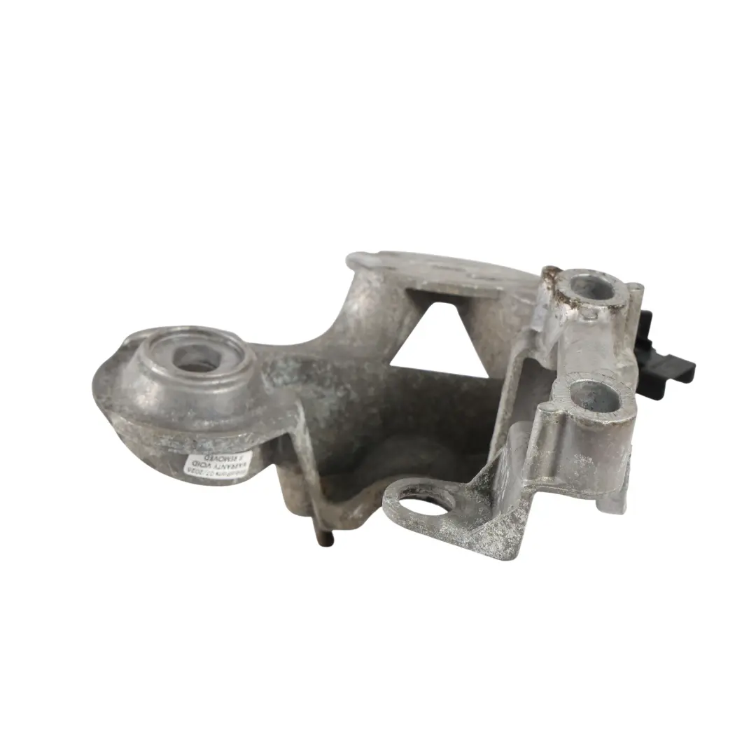 Audi A4 B7 Engine Mount Holder Support Carrier Mounting Right O/S - SKU 8E0199352K - Part number 8E0199352K
