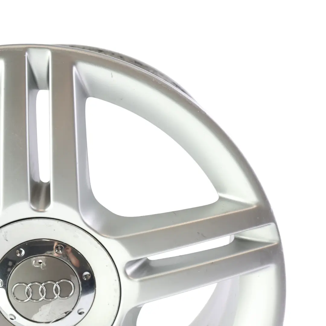 Felga Aluminiowa Srebrna 17" ET:45 7,5J do Audi A4 B7 o numerze 8E0601025AS Audi A4 B7 Felga Aluminiowa Srebrna 17" ET:45 7,5J - SKU 8E0601025AS-2 - Numer Części 8E0601025AS