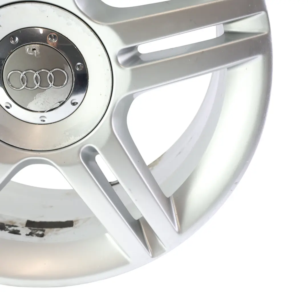 Felga Aluminiowa Srebrna 17" ET:45 7,5J do Audi A4 B7 o numerze 8E0601025AS Audi A4 B7 Felga Aluminiowa Srebrna 17" ET:45 7,5J - SKU 8E0601025AS-2 - Numer Części 8E0601025AS