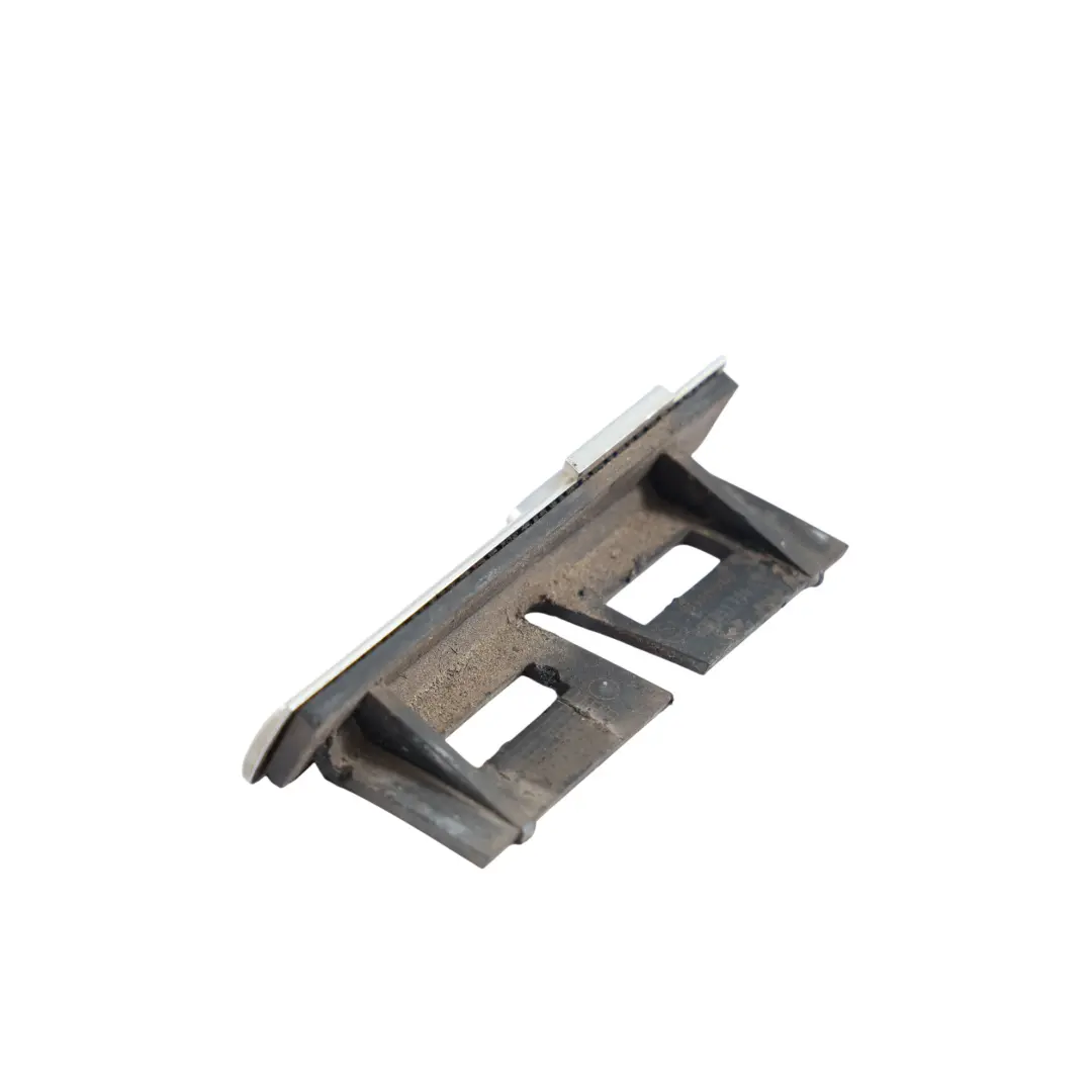 Emblemat Napis Logo Przedniego Grilla S-Line do Audi A4 S4 B7 o numerze 8E0853736C Audi A4 S4 B7 Emblemat Napis Logo Przedniego Grilla S-Line - SKU 8E0853736C - Numer Części 8E0853736C