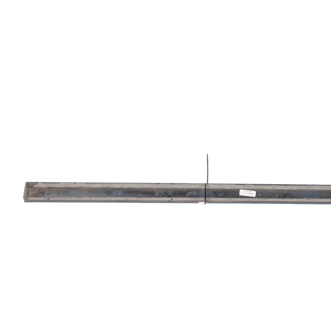 Front Right Door O/S Moulding Trim Strip Mauritiusblau Perleffekt-Z5C to Audi A4 B7 with Part number 8E0853954 Audi A4 B7 Front Right Door O/S Moulding Trim Strip Mauritiusblau Perleffekt-Z5C - SKU 8E0853954-MAU - Part number 8E0853954
