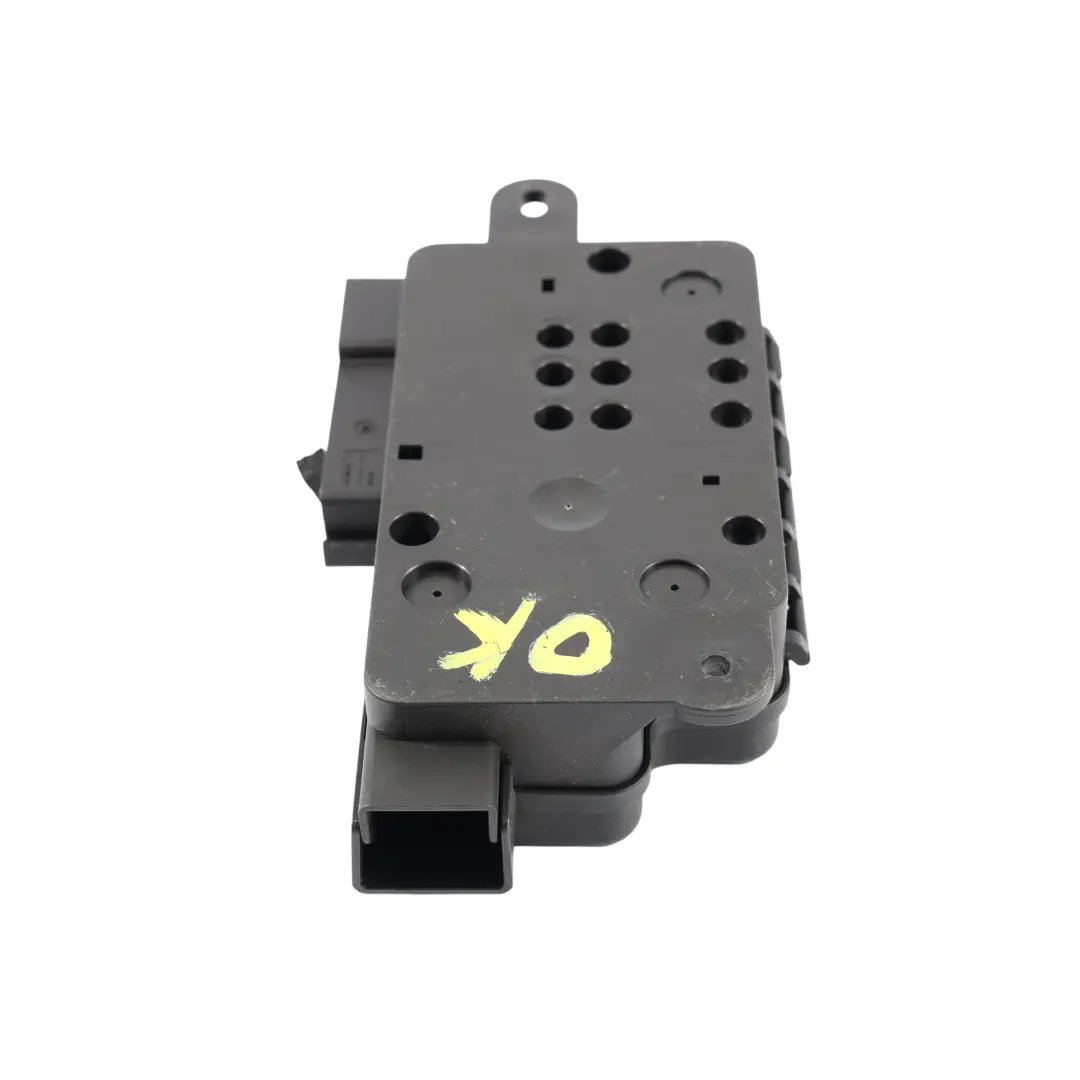 8H Skrzynka Akumulatora Obudowa Pokrywa do Audi RS4 B7 8E o numerze 8E0937548 Audi RS4 B7 8E 8H Skrzynka Akumulatora Obudowa Pokrywa - SKU 8E0937548 - Numer Części 8E0937548