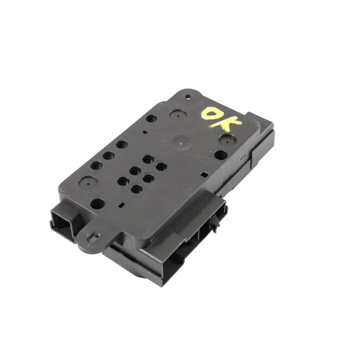 8H Battery Main Fuse Box Power Housing Cover Bracket to Audi RS4 B7 8E with Part number 8E0937548 Audi RS4 B7 8E 8H Battery Main Fuse Box Power Housing Cover Bracket - SKU 8E0937548 - Part number 8E0937548