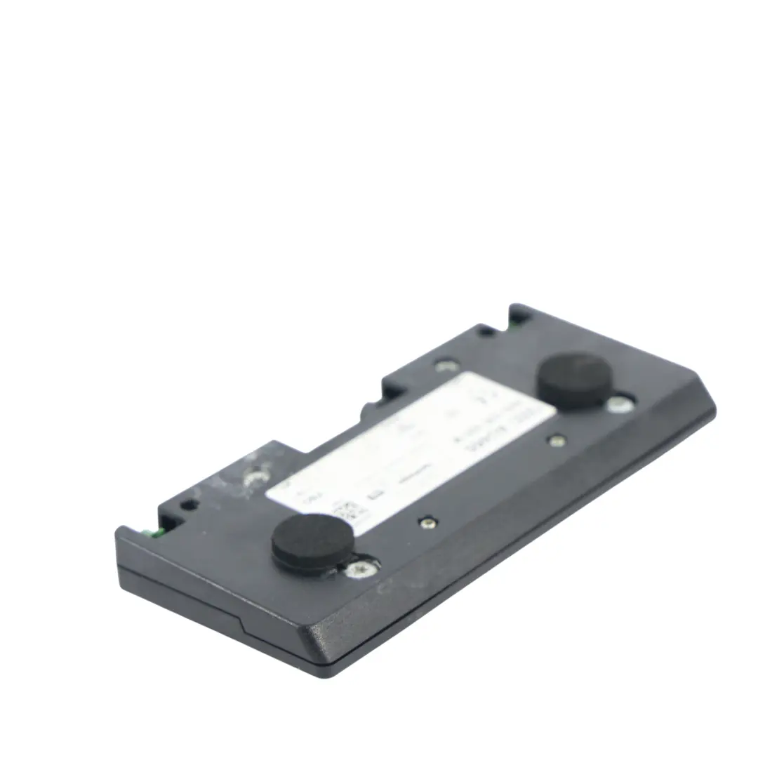 Amplificatore Antenna Destro per Audi A4 S4 B6 B7 con numero di parte 8H0035225M Audi A4 S4 B6 B7 Amplificatore Antenna Destro - SKU 8H0035225M - Numero di parte 8H0035225M