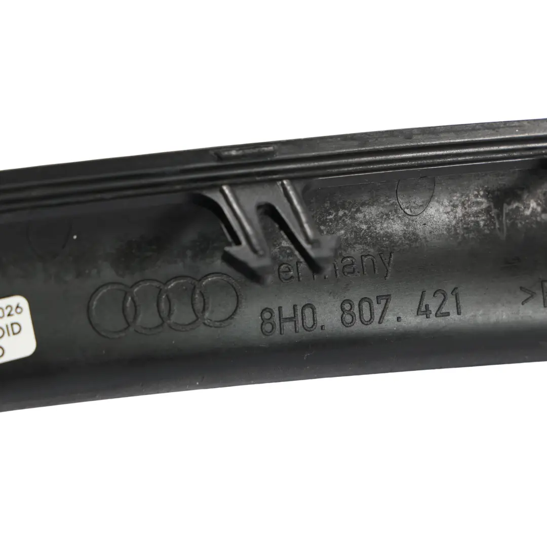 Audi A4 B7 Cabrio Moldura Superior Paragolpes Trasero Negro - SKU 8H0807421 - Número de pieza 8H0807421