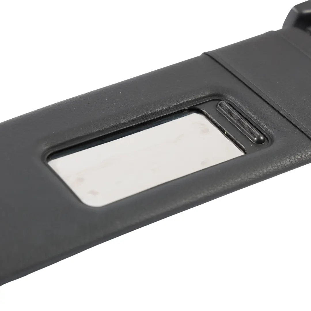 Parasol Espejo Iluminado Negro Izquierdo para Audi A4 B7 Cabrio con número de pieza 8H0857551N Audi A4 B7 Cabrio Parasol Espejo Iluminado Negro Izquierdo - SKU 8H0857551N - Número de pieza 8H0857551N