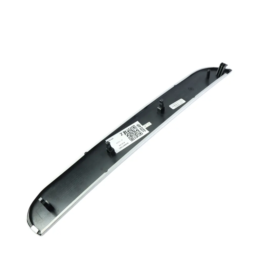 Moldura Lateral Trasera Derecha Aluminio Cepillado para Audi A4 B7 Cabrio con número de pieza 8H0867102C Audi A4 B7 Cabrio Moldura Lateral Trasera Derecha Aluminio Cepillado - SKU 8H0867102C - Número de pieza 8H0867102C