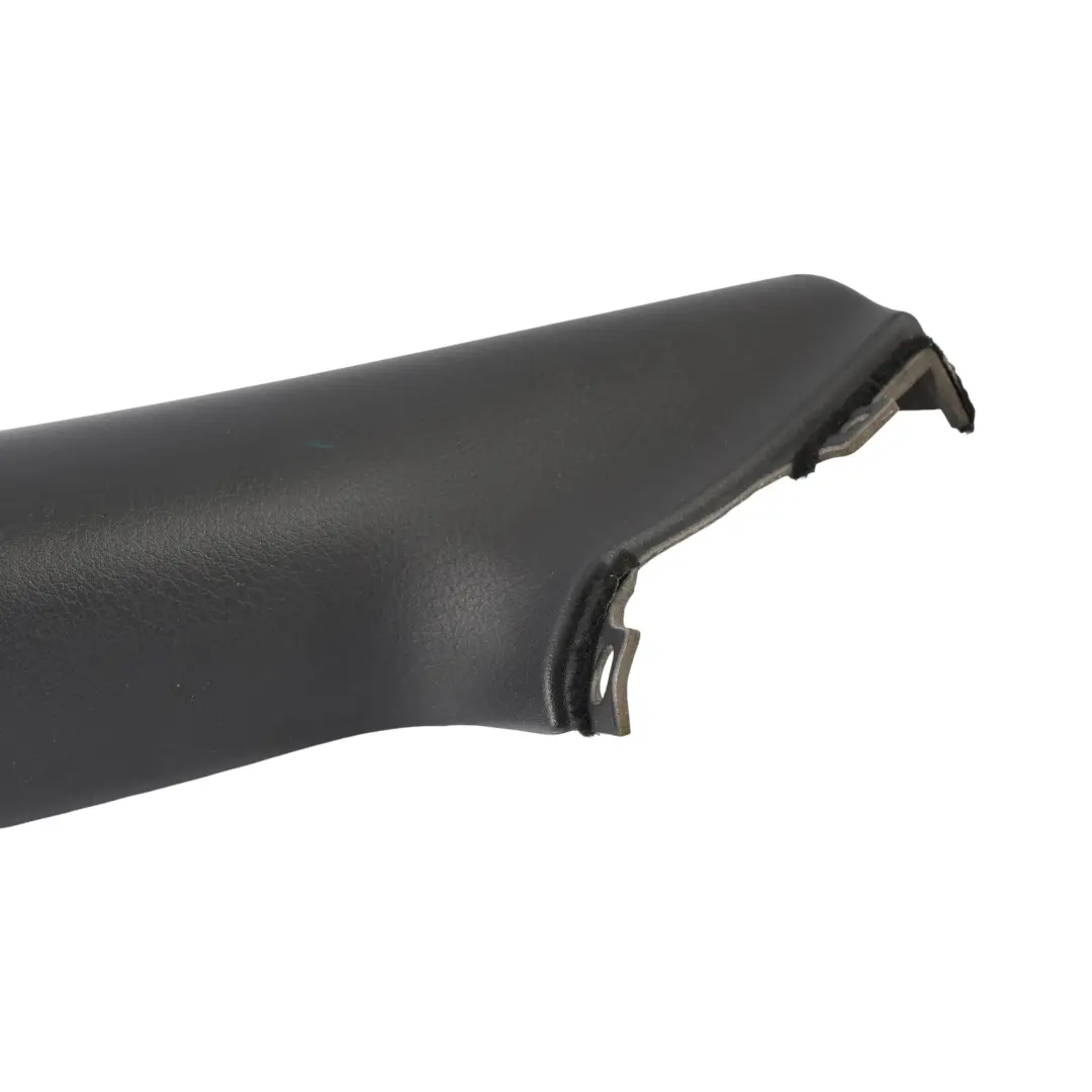 Garniture Montant A Avant Noir Gauche pour Audi A4 B7 Cabriolet à propos du numéro de pièce 8H0867233 Audi A4 B7 Cabriolet Garniture Montant A Avant Noir Gauche - SKU 8H0867233 - Numéro de pièce 8H0867233