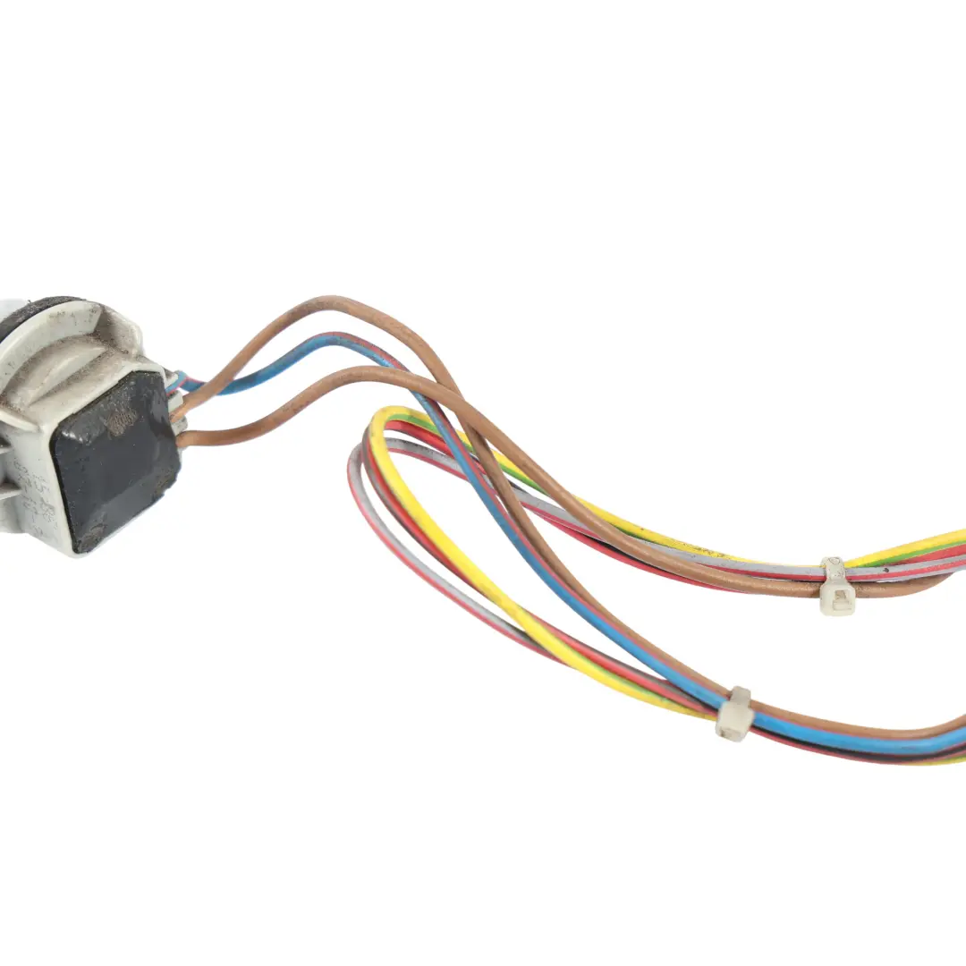 Audi A4 B7 Cabriolet Adapter Przewodu Tylnego Światła Prawy - SKU 8H0945221C - Numer Części 8H0945221C