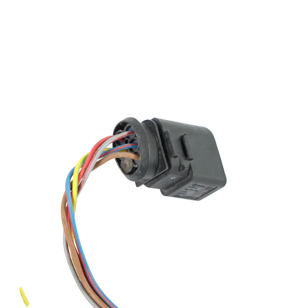 Adapter Przewodu Tylnego Światła Prawy do Audi A4 B7 Cabriolet o numerze 8H0945221C Audi A4 B7 Cabriolet Adapter Przewodu Tylnego Światła Prawy - SKU 8H0945221C - Numer Części 8H0945221C