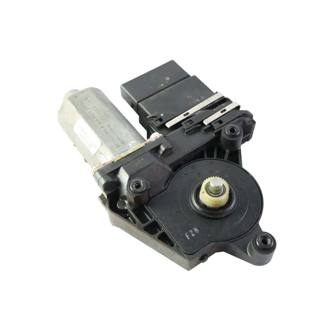 8H Silniczek Szyby Drzwi Tylny Prawy do Audi A4 S4 RS4 o numerze 8H0959802A Audi A4 S4 RS4 8H Silniczek Szyby Drzwi Tylny Prawy - SKU 8H0959802A - Numer Części 8H0959802A