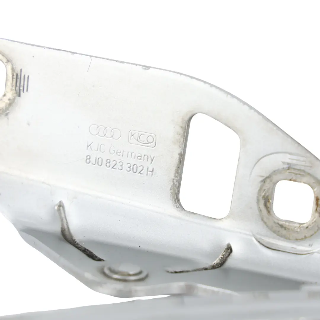 Charnière Capot Avant Droite Argent Glace Métallisé X7W pour Audi TT 8J à propos du numéro de pièce 8J0823302H Audi TT 8J Charnière Capot Avant Droite Argent Glace Métallisé X7W - SKU 8J0823302H-ICS - Numéro de pièce 8J0823302H