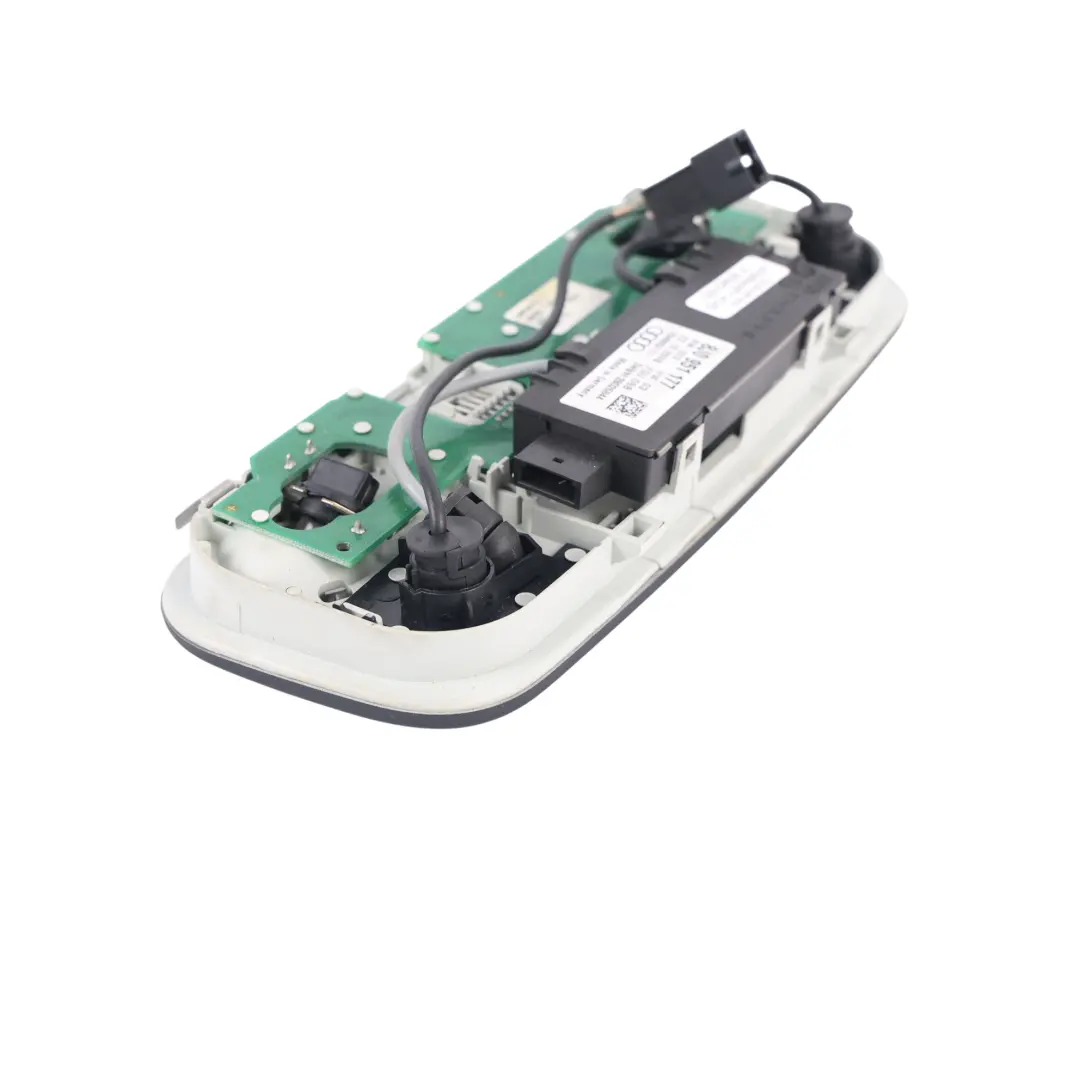 Panel Przełącznika Lampki Podsufitki Czarny do Audi TT 8J o numerze 8J0951177 Audi TT 8J Panel Przełącznika Lampki Podsufitki Czarny - SKU 8J0951177-2 - Numer Części 8J0951177
