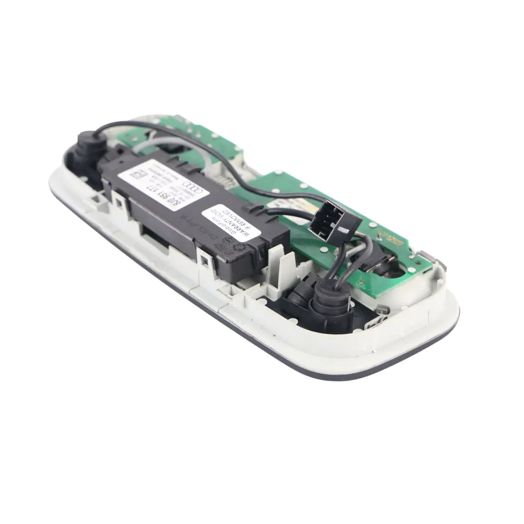 Interruptor Panel Luz Lectura Techo Interior Negro para Audi TT 8J con número de pieza 8J0951177 Audi TT 8J Interruptor Panel Luz Lectura Techo Interior Negro - SKU 8J0951177-2 - Número de pieza 8J0951177
