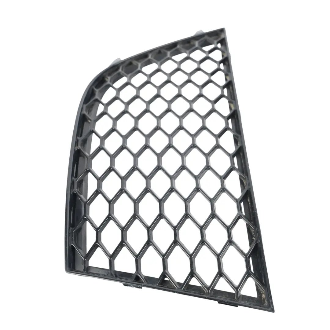 Griglia Fendinebbia Paraurti Anteriore Sinistro per Audi A4 B8 con numero di parte 8K0807681P Audi A4 B8 Griglia Fendinebbia Paraurti Anteriore Sinistro - SKU 8K0807681P - Numero di parte 8K0807681P