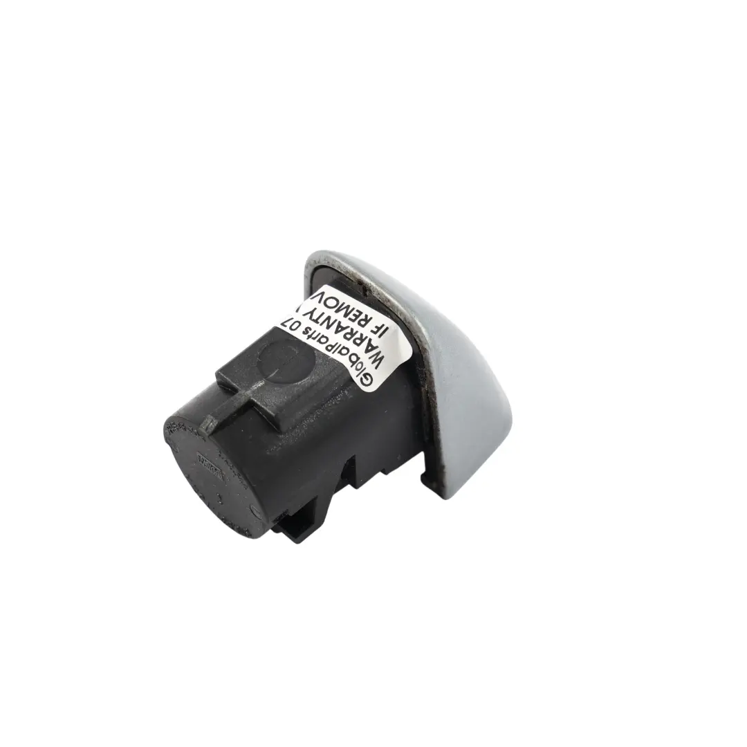 Copriestremità Maniglia Ant Post Lato Pass Argento Monza X7V per Audi A4 B8 con numero di parte 8K0839879 Audi A4 B8 Copriestremità Maniglia Ant Post Lato Pass Argento Monza X7V - SKU 8K0839879-MSIL - Numero di parte 8K0839879