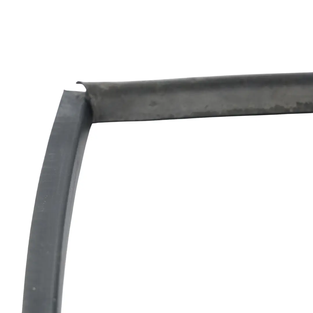 8L Guarnizione Gomma Finestrino Posteriore Sinistro 3 Porte per Audi A3 con numero di parte 8L3847145D Audi A3 8L Guarnizione Gomma Finestrino Posteriore Sinistro 3 Porte - SKU 8L3847145D - Numero di parte 8L3847145D